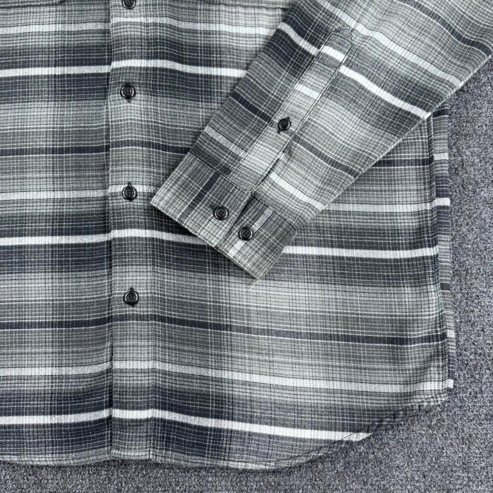 Columbia Button Down Mens M Medium Grey Plaid Omni-Wick Long Sleeve Hiking Shirt - Picture 8 of 16